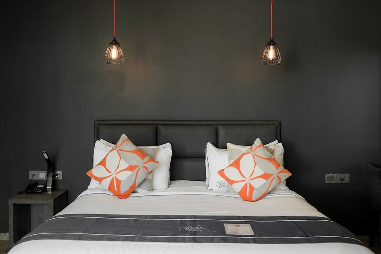 White Boutique Hotel & Residences