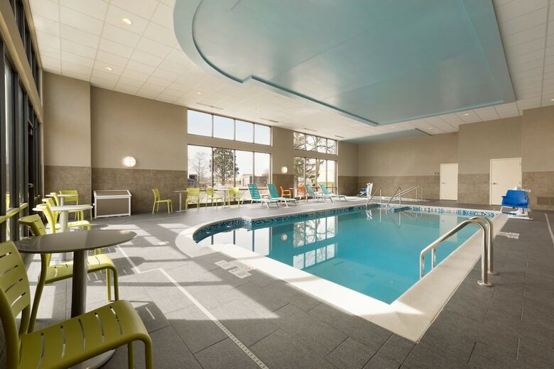 Hotel Home2 Suites By Hilton Milwaukee Airport