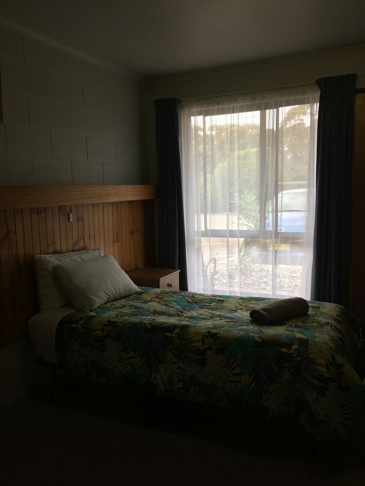Eden Golf View Motel