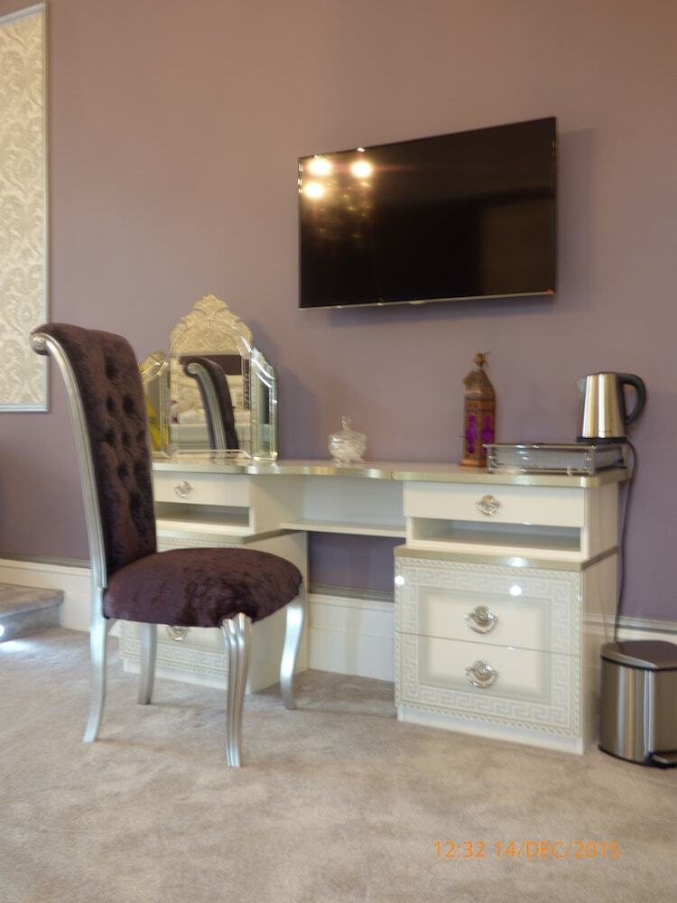 Hotel Derby Manor