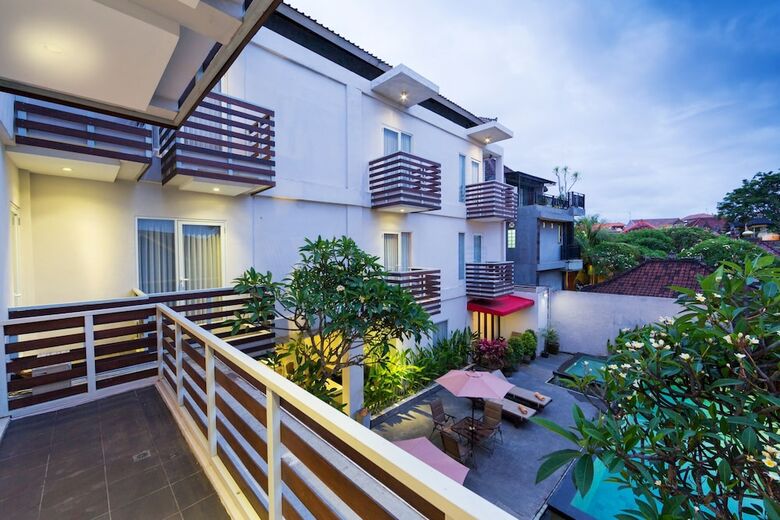 Hotel The Rinaya Canggu