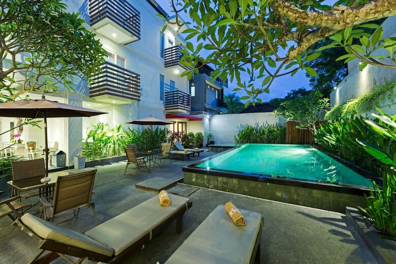 Hotel The Rinaya Canggu