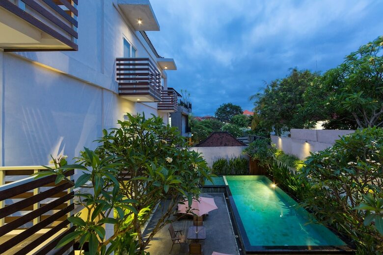 Hotel The Rinaya Canggu