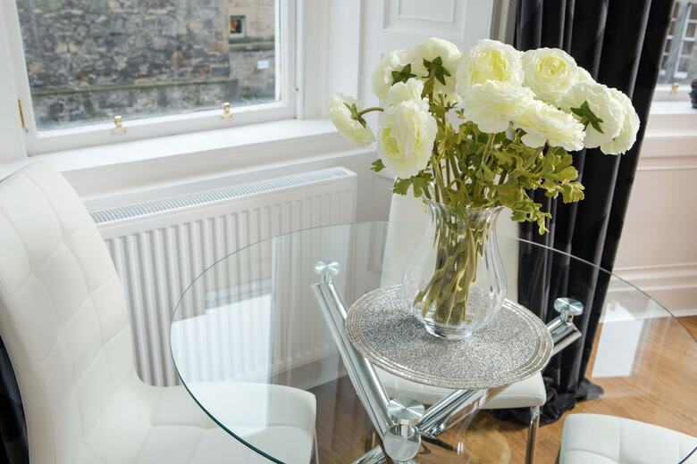 Aparthotel Edinburgh Castle Apartments And Suites