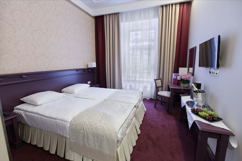 Hotel The Bridge