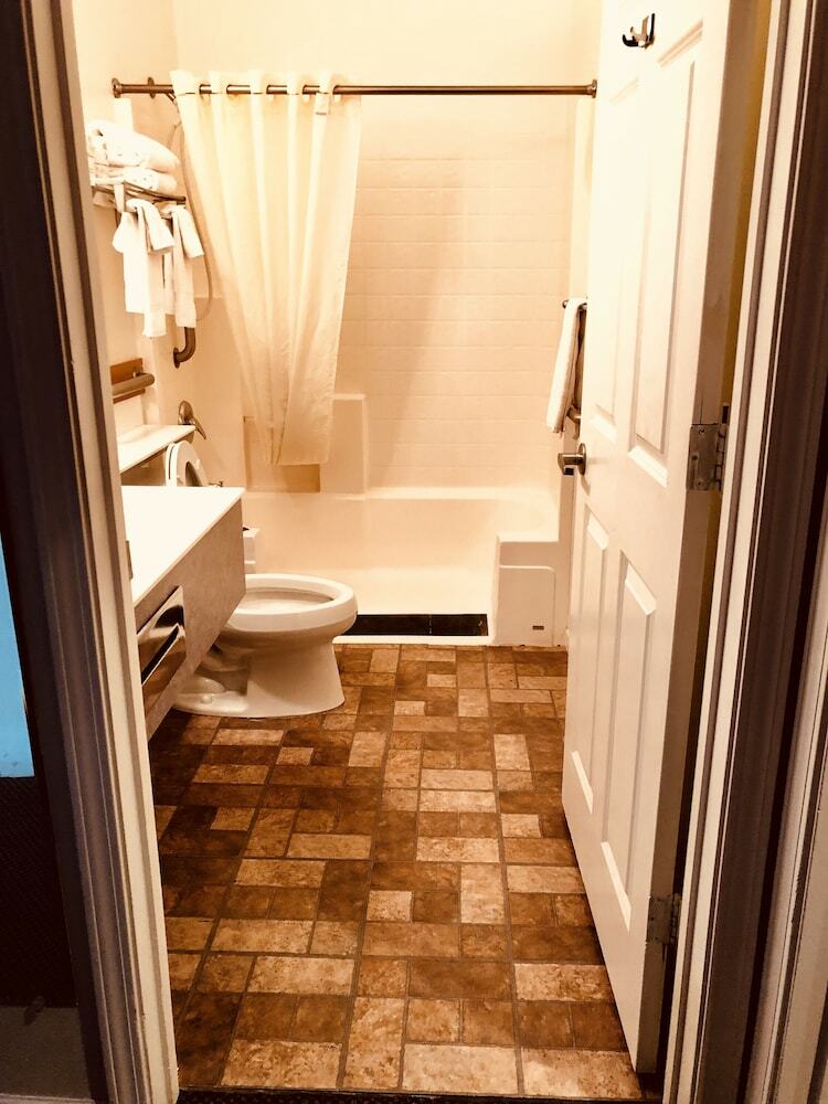 Hotel Orca Inn Suites