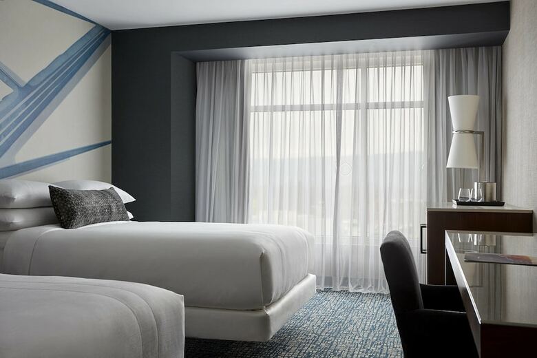 Hotel Ithaca Marriott Downtown On The Commons