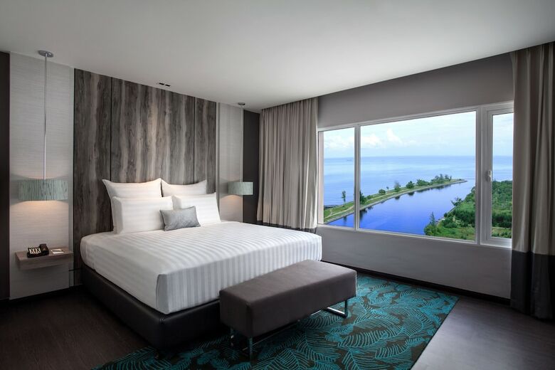 Hotel Pullman Miri Waterfront