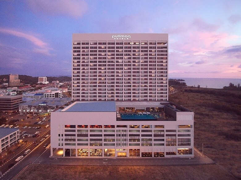 Hotel Pullman Miri Waterfront