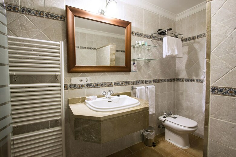 Hotel Rural Monnaber Nou & Spa