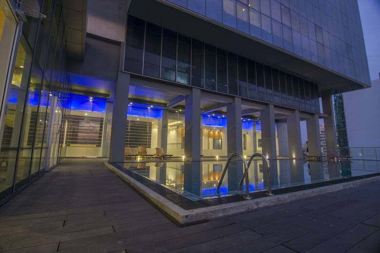 Aparthotel Platinum One Suites