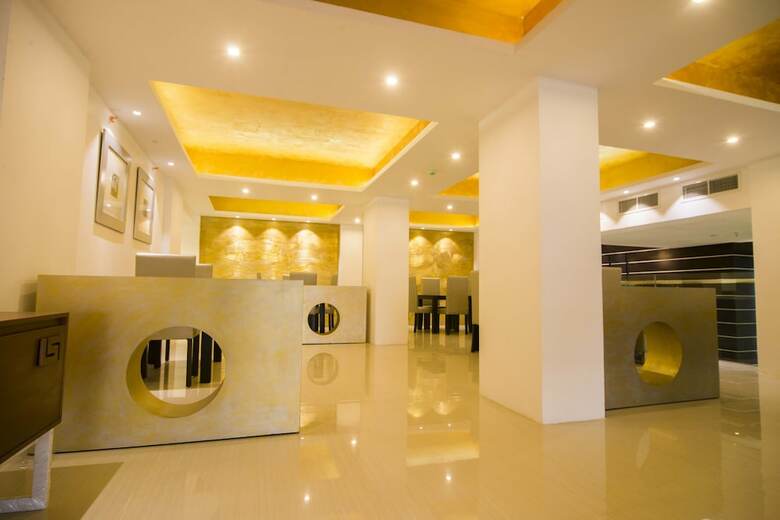 Aparthotel Platinum One Suites