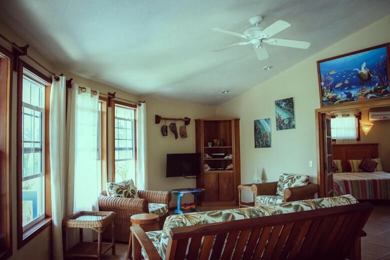 Aparthotel White Sands Cove
