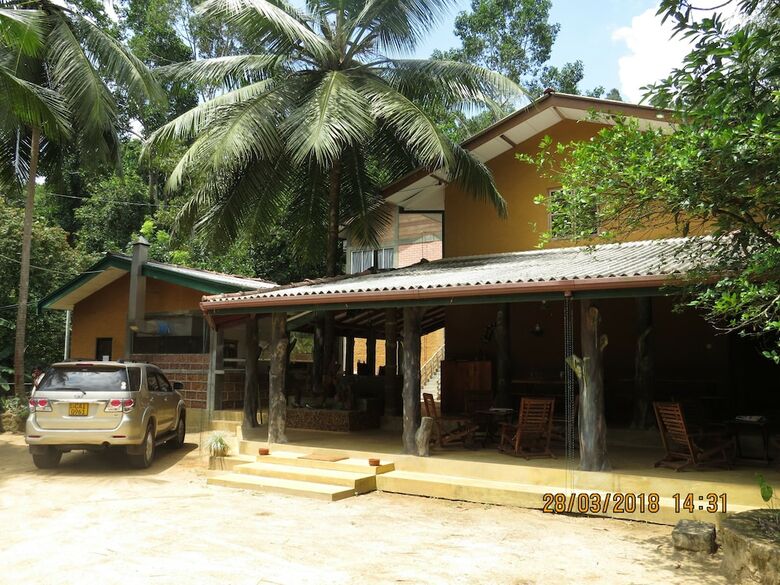 Posada Sinharaja Birder's Lodge
