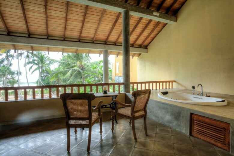 Hotel Villa Saffron Hikkaduwa