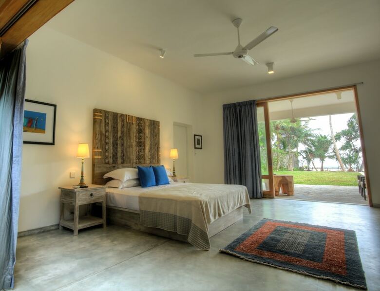 Hotel Villa Saffron Hikkaduwa