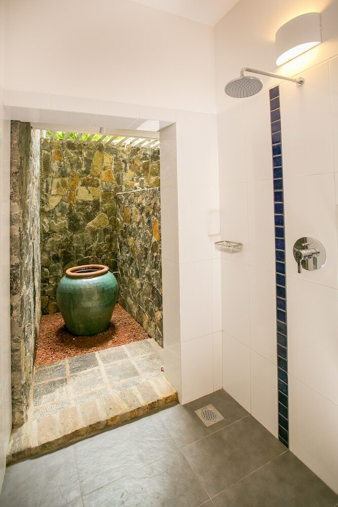 Hotel Villa Saffron Hikkaduwa