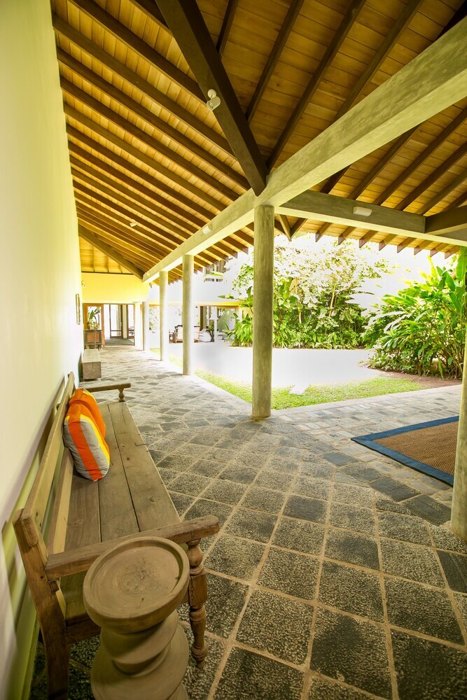 Hotel Villa Saffron Hikkaduwa