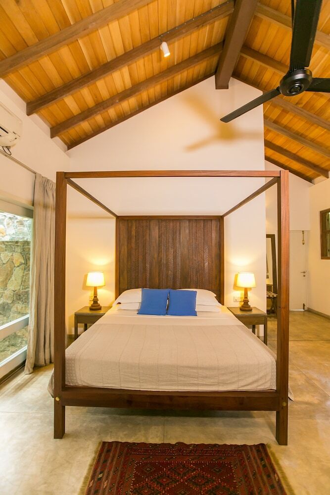 Hotel Villa Saffron Hikkaduwa