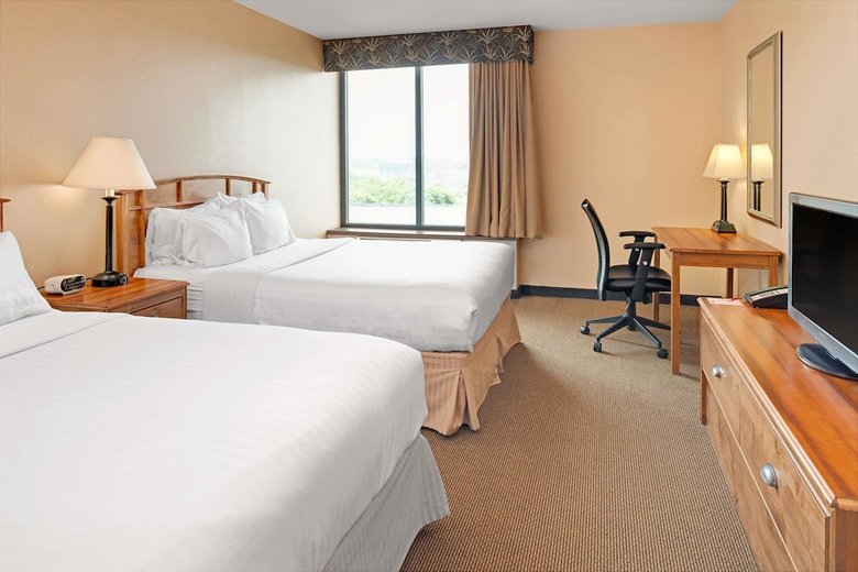 Hotel Ramada Plaza By Wyndham Omaha