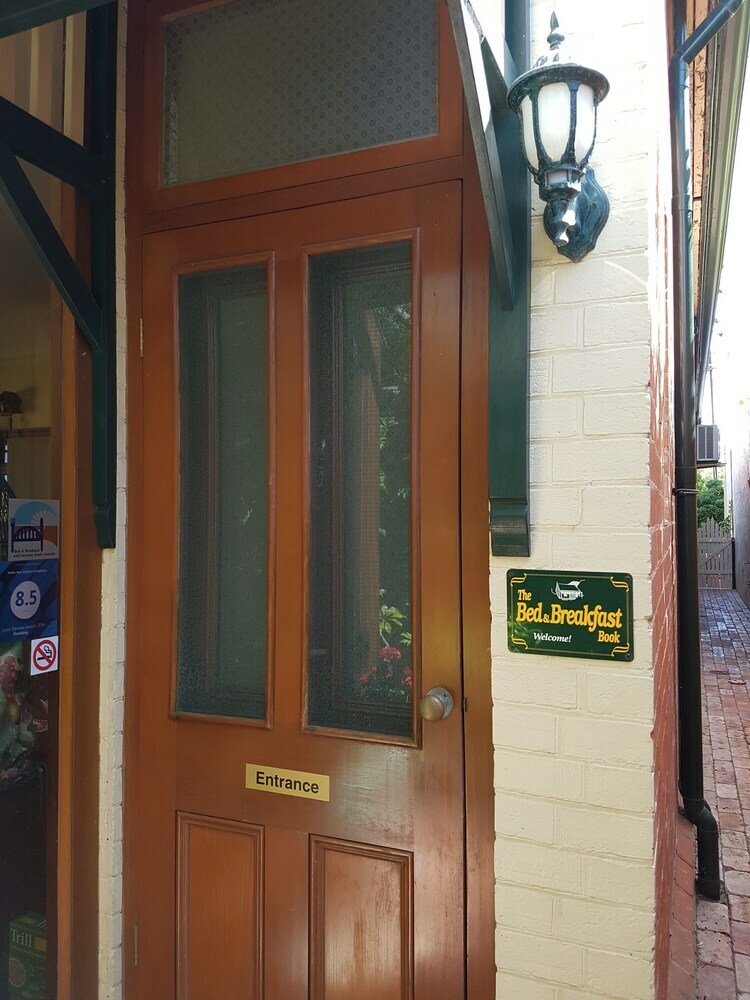 Hotel Water Bay Villa Bed And Breakfast
