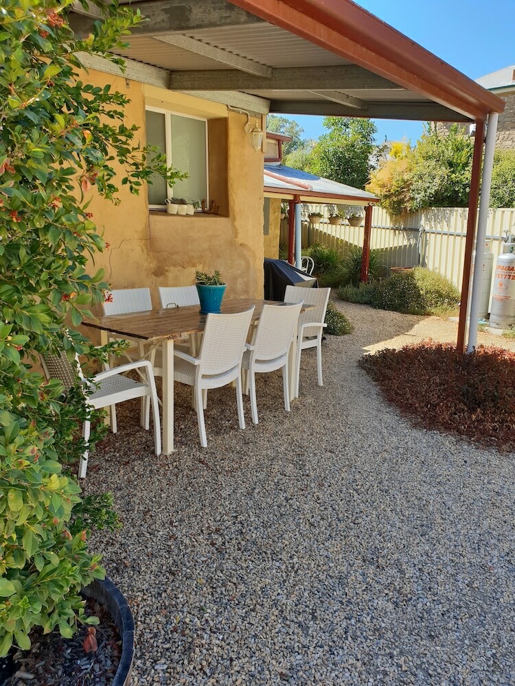Queen's Cottage Bed And Breakfast Barossa Valley