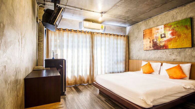 B2 Mahidol Boutique & Budget Hotel
