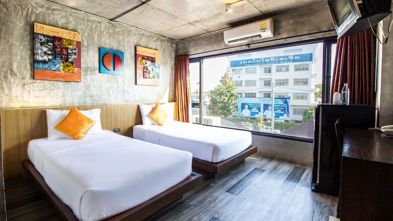 B2 Mahidol Boutique & Budget Hotel