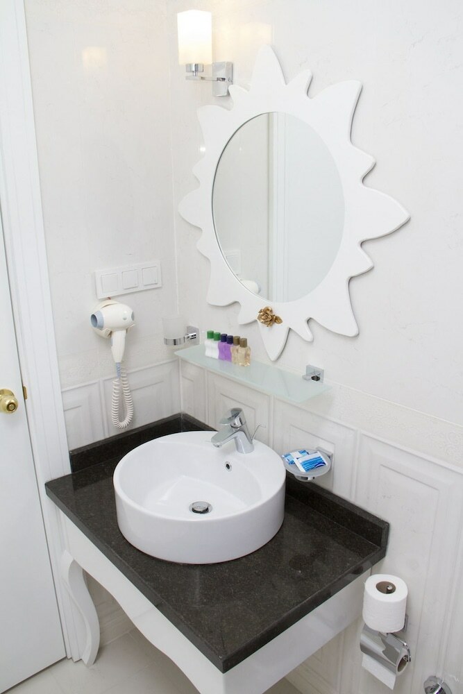 Ozkavak Hotel Kaleici