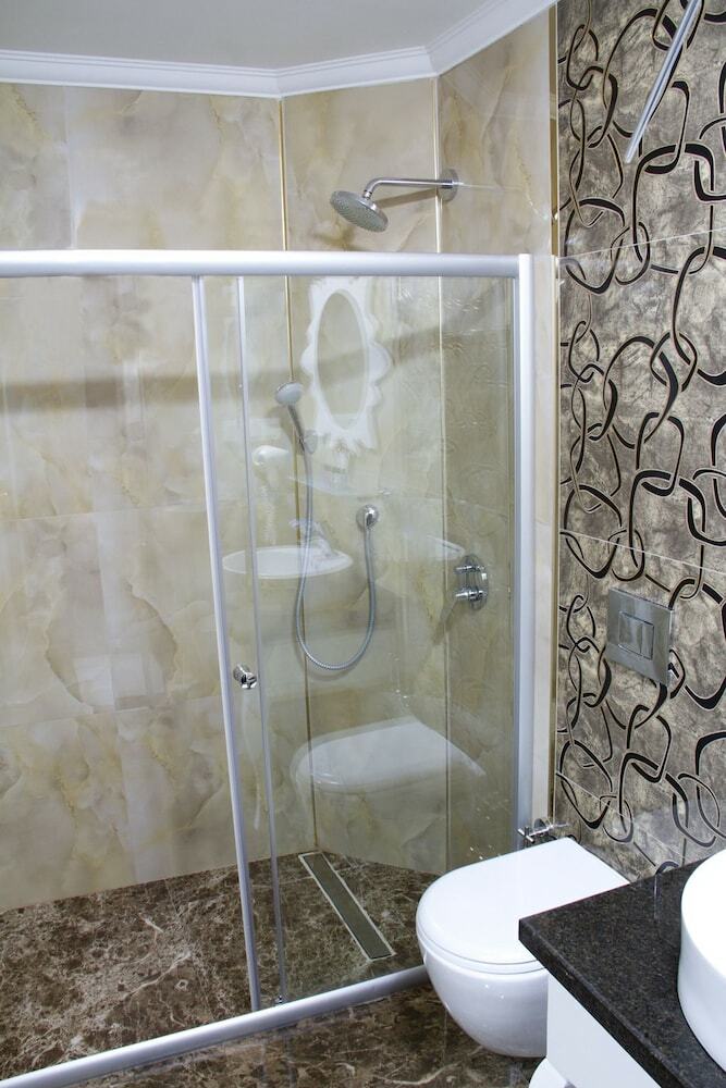 Ozkavak Hotel Kaleici