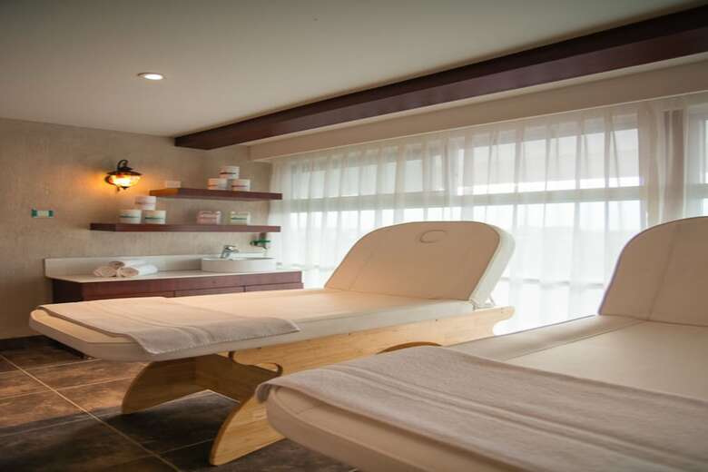 The Concord Hotel And Suites