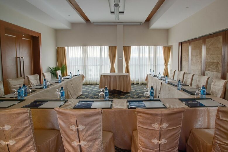 The Concord Hotel And Suites