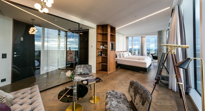 Hotel Tower Suites Reykjavik