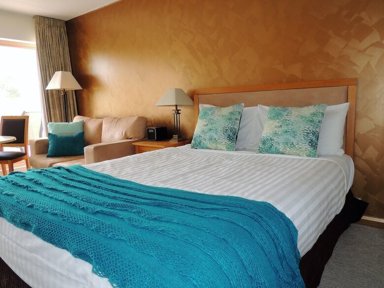 Hotel Charlesworth Bay Beach Resort