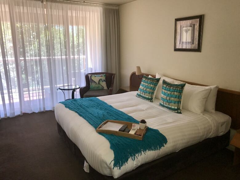 Hotel Charlesworth Bay Beach Resort