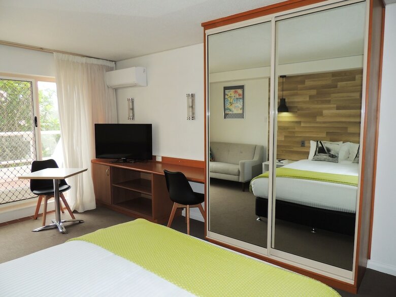 Hotel Charlesworth Bay Beach Resort