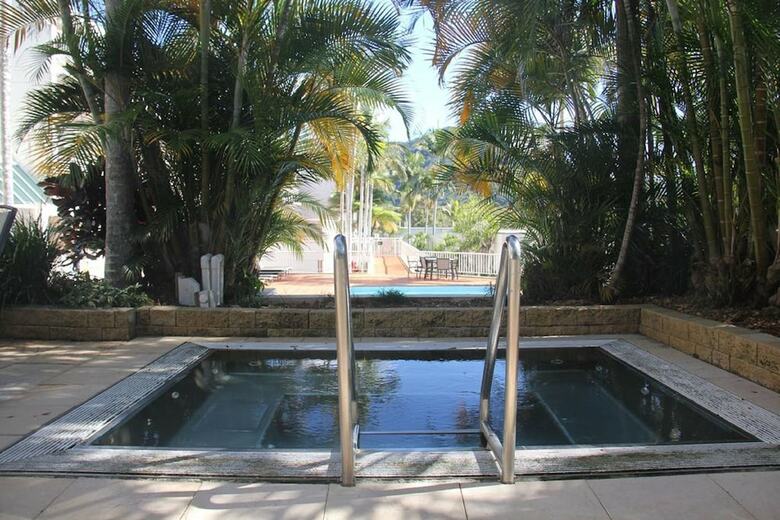 Hotel Charlesworth Bay Beach Resort