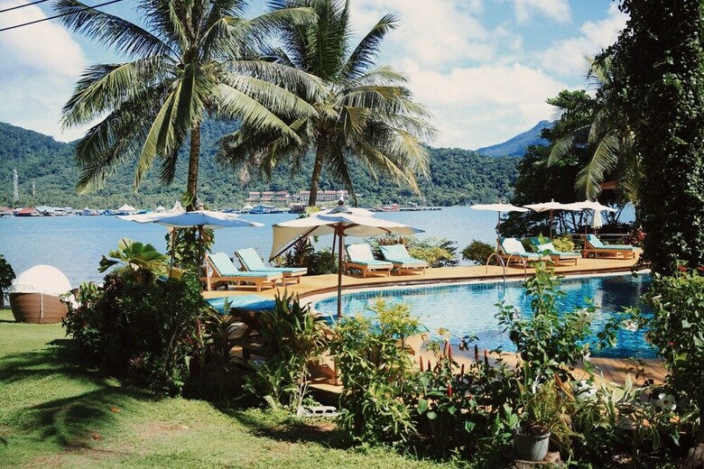 Hotel Resolution Resort