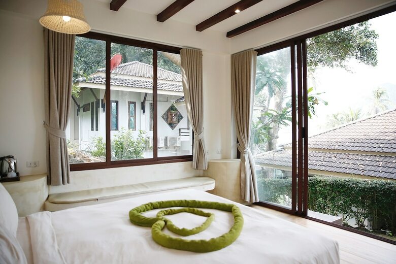 Hotel Resolution Resort