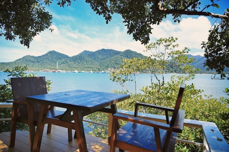 Hotel Resolution Resort