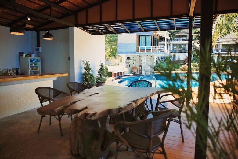 Hotel Resolution Resort