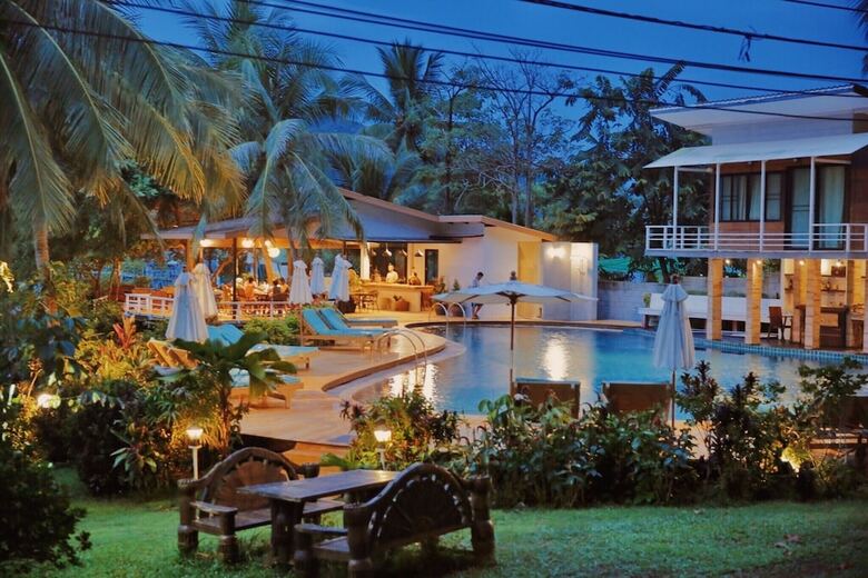 Hotel Resolution Resort