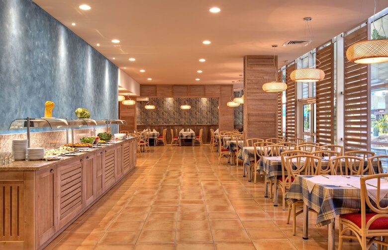 Hotel Globus - Half Board
