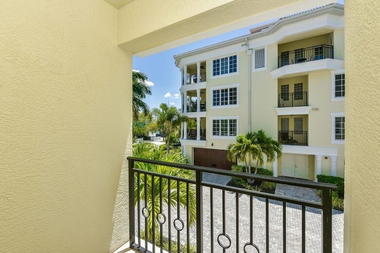 Beach Villas At The Oasis By Beachside Management