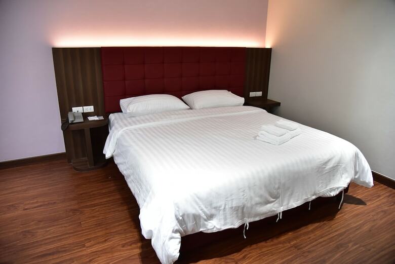 Grand Pink Hotel Hat Yai