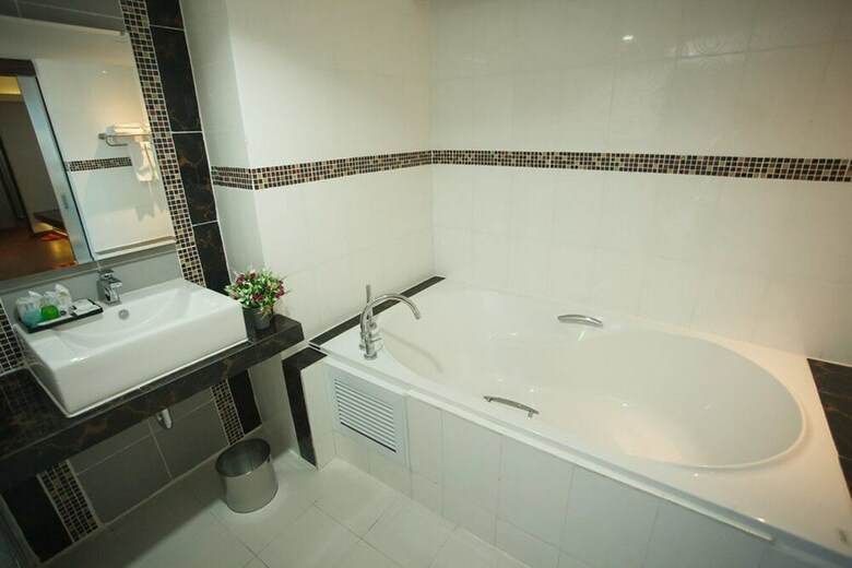 Grand Pink Hotel Hat Yai
