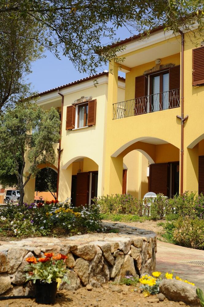 Residence L'isola Surf House