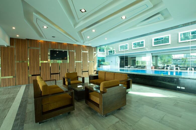 Ease Jomtien Hotel