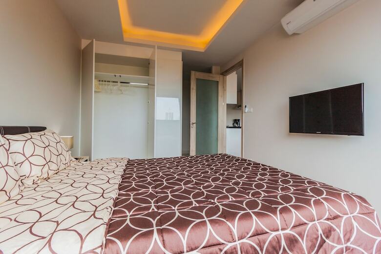 Hotel Water Park By Pattaya Sunny Rentals