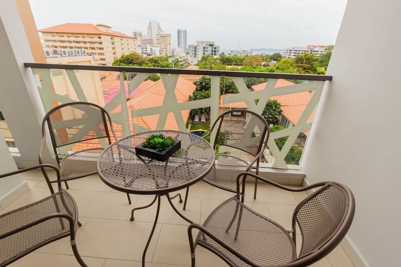 Hotel Water Park By Pattaya Sunny Rentals